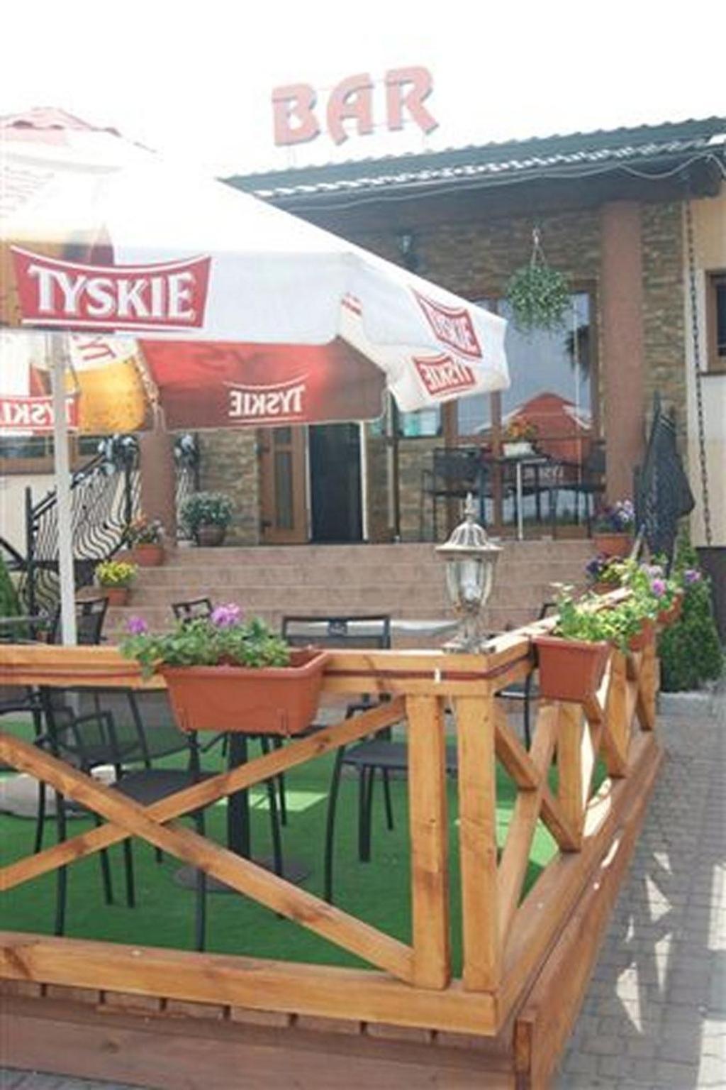 Pokoje Goscinne Gum-Bar Biskupice  Екстериор снимка